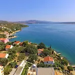 Ivan-4 By Interhome Maslenica