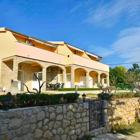 Ivan-4 By Interhome * Maslenica