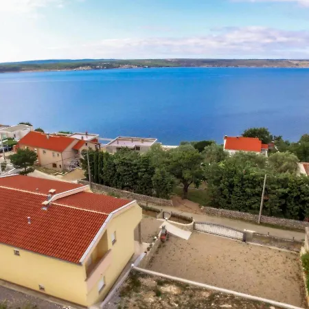 Ivan-4 By Interhome * Maslenica