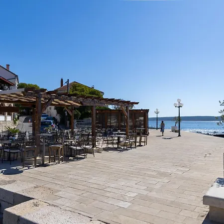 Ivan-4 By Interhome * Maslenica