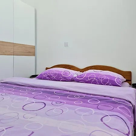Ivan-4 By Interhome * Maslenica