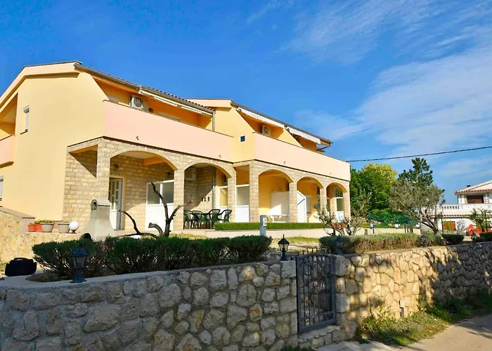 Ivan-4 By Interhome * 马斯莱尼察