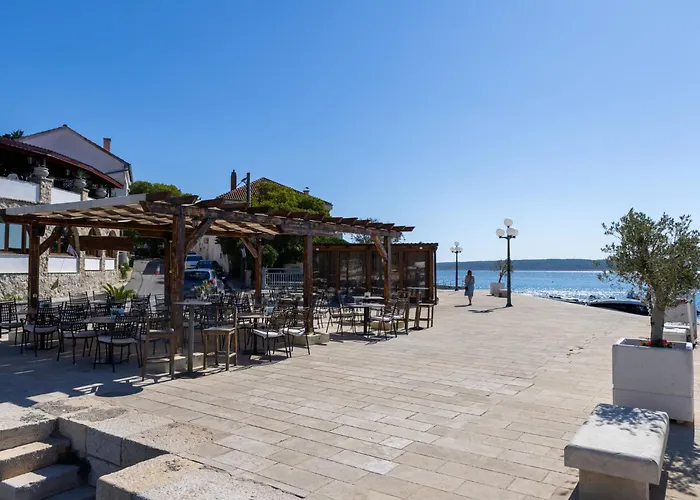 Ivan-4 By Interhome * 马斯莱尼察